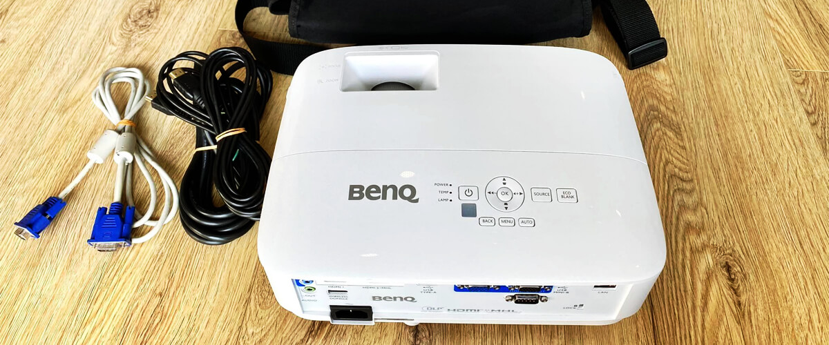 BenQ MH733 photo